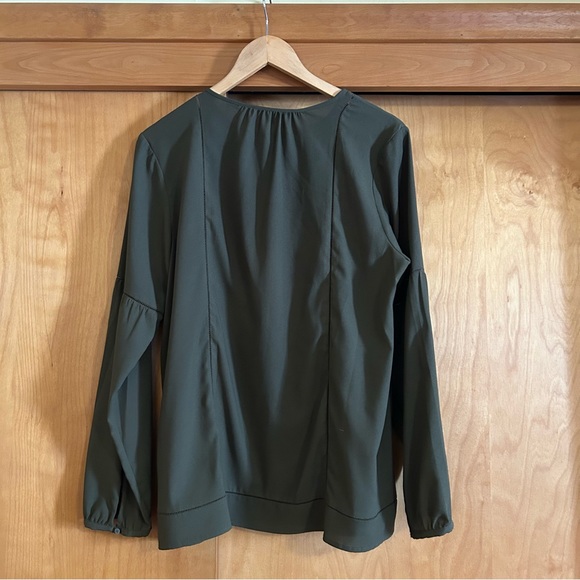 Green Banana Republic Blouse - Picture 2 of 3